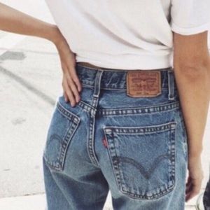 Levi’s mom jeans